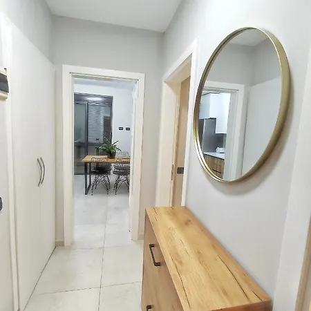 Central & Comfy 2 Bedroom Διαμέρισμα *
