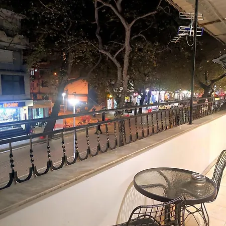 Central & Comfy 2 Bedroom 地拉那